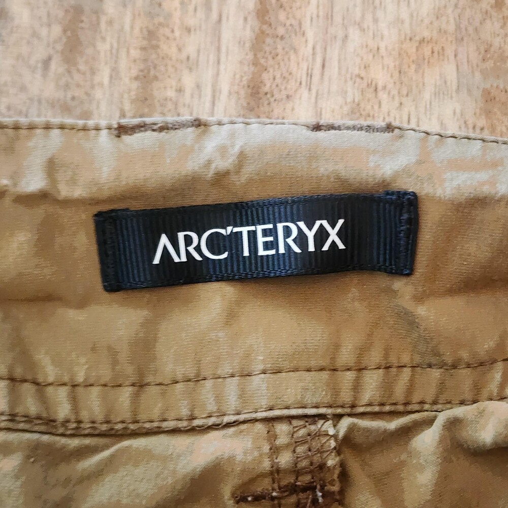 Arc'teryx Pants Mens 36x32 Beige Trim Fit Hiking Zip Pocket Stretch Khakis - Picture 7 of 16
